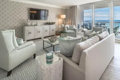 Image de St. Maarten 508: Beachfront Luxury Condo at Silver Shells Resort