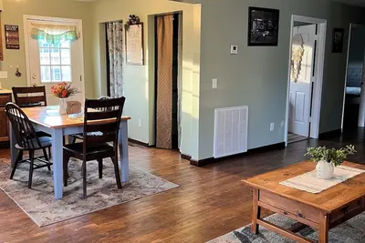 Image de Riverview Retreat Ii, Charming 2 Br apartment with WiFi in Chapmanville, Wv