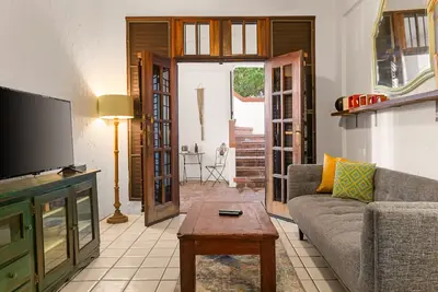 Image de Beach Pad w Patio, walk to everything!