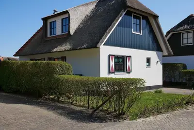 Image de Holiday home Buitenplaats 41 in Callantsoog. Suitable for 8 people with 3 bedrooms.