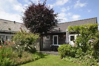 Image de Holiday home Merel in Den Helder. Suitable for 3 people, 1 bedroom. Sauna.