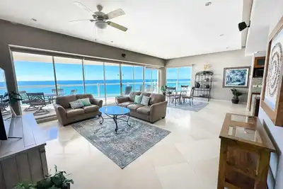 Image de Your Vista into Tranquility Your 10th Floor Escape #1001