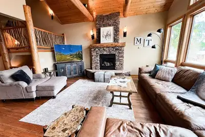 Image de Amazing Views! Ski In / Ski Out, Sleeps 16, Private Hot Tub & Sauna!