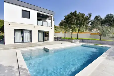 Image de Vrana villa with large swimming pool