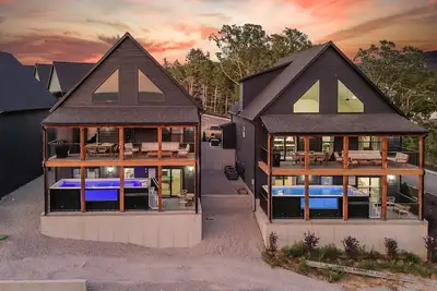 Image de Heated private pools, Lake views, Wheelchair friendly | The Cottages