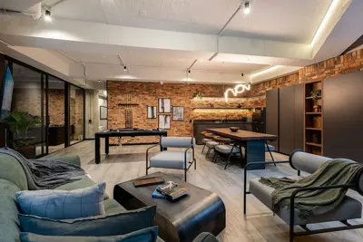 Image de Luxury 3br Apt with private Jacuzzi and Billard