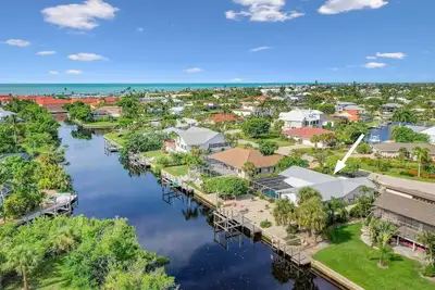 Image de Coastal Charm: Pool Home on Canal on East End!