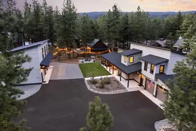 Image de Ultimate Entertainers Dream Retreat/7bdrm/PetsOk + Unlock Fall Discounts