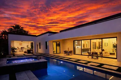 Image de Havana - Walk to Old Town - Spa & Pool Heat Avail