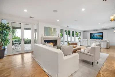 Image de Twilight Terrace - Mediterranean Sophistication in the Heart of Bird Streets