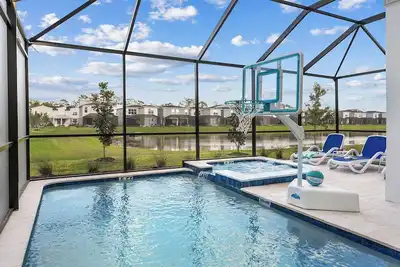 Image de The Beautiful | Fab New I-Drive home w/massive Lr/Dr, full kitchen, & game loft