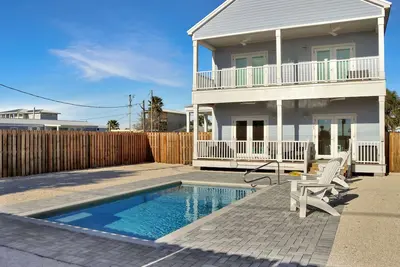 Image de Casa Linda: Beachview Retreat with Pool Paradise