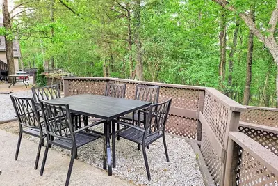Image de 2 Cabins in One! Sleeps 22, Cabins on Indian Point
