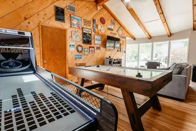 Image de Tribesman Resort #9 - Renovated Condo, Lake Access, Slip Rental, Great Location!
