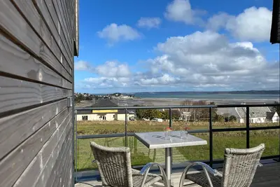 Image de Studio avec terrasse et superbe vue la mer