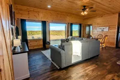 Image de Peaceful quite cabin to kick back, relax and recharge!