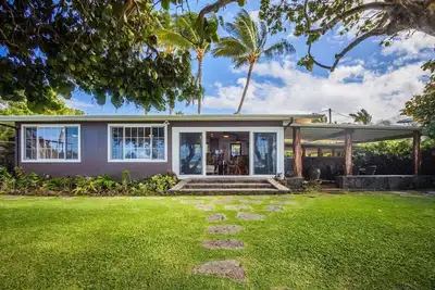 Image de Sunset Point Hawaiian Beachfront: Exclusive Beach Home w/Hot Tub/Surf Break Spot