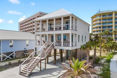 Image de The Perch: 5 Br Designer Home | Steps to the Beach | Fireplace