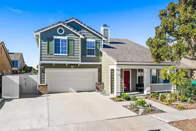 Image de Spacious home with private yard & Bbq - 2 mi. from downtown