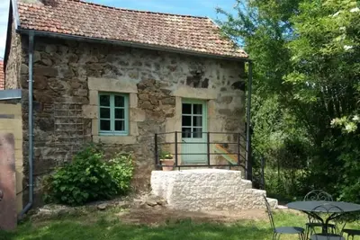 Image de 2 bedroom French Dog Friendly Gite with access to large garden and swimming pool