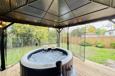 Image de Luxury Mansion-Walk To Clifton*Hot Tub*Game Centre