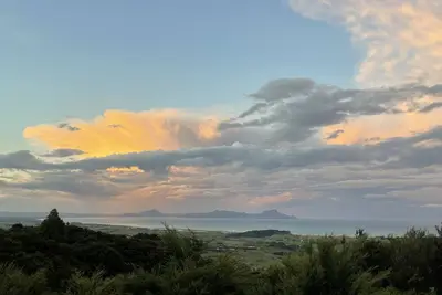 Private Bach with massive views in Waipu 1. 5hrs from Auckland
