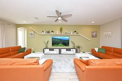 Image de Gorgeous 10-bedroom 8-bath Pool Home Located in popular Sonoma Resort