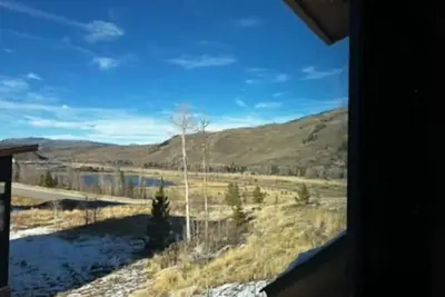 Modern Mountain Escape Private Hot Tub Solar