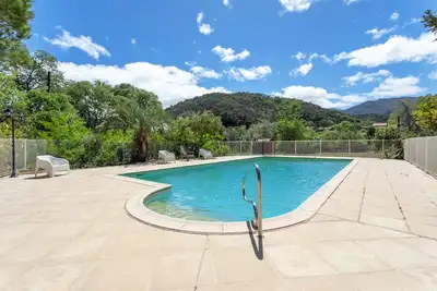 Image de Maison de vacances 'Gite 3 Entre 2 Et 4 Personne' avec vue montagne, piscine partagée