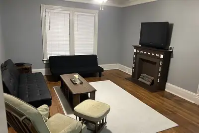 Image de Historical District Getaway [Upper]
