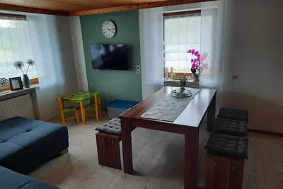 Image de Im Schönen Lamer Winkel, Ortsteil Buchetbühl Finden Sie Unsere neu Errichteten Ferienwohnungen. Unser Anwesen Befindet Sich Inmitten von Wiesen und Wäldern, Welche Direkt zum Erkunden Einladen. Egal zu Welcher Jahreszeit Genießen Sie Unsere Schöne La