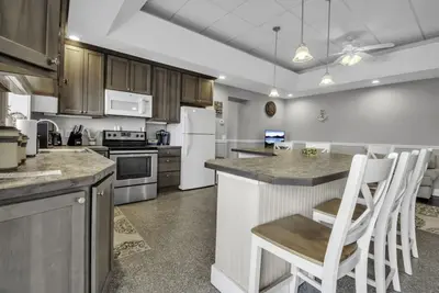 Image de Lakefront Condo-Apartment D