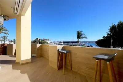 Image de Appartement moderne et spacieux avec vue mer, Proche du port, des restaurants et de la plage