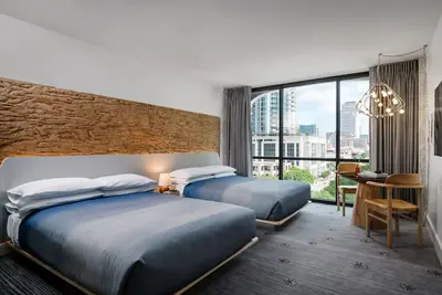 Image de 4 x Double Queen at The Line Hotel Austin! Outdoor Pool, Pets are Allowed