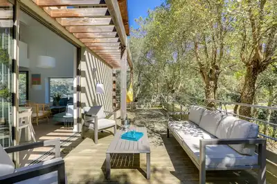 Image de Villa Hortensias, classée 4 étoiles, 8 personnes, entre lac et mer