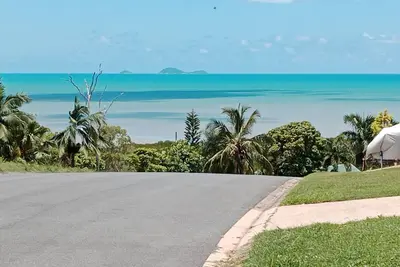Image de Spacious granny flat on the ground floor, close to shops, restaurants, beaches