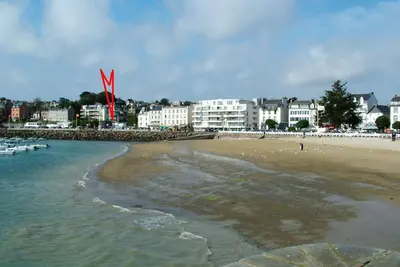 Image de Appartement  spacieux, à 5 minutes de la plage, dans résidence de standing