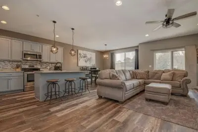 Image de Arnold's Park on West Okoboji 2 Bedroom 2 Bath Condo, walk to all attractions.
