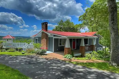 Image de Cozy mountain cottage off the Blue Ridge Parkway with Grandfather Mountain views