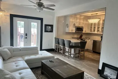 Image de Melbourne’s Uptown Carriage house