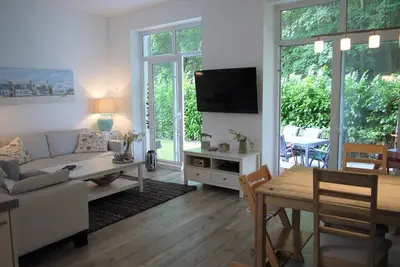 Image de Spacious vacation apartment with garden and private beach accessPet-friendly