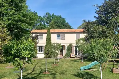 Image de Maison familiale avec piscine chauffée aux portes de Bordeaux et du Médoc