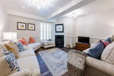 Image de Pass the Keys | 3 Bedroom Home in the Heart of Ludlow with Parking