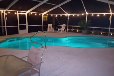 Image de Beautiful  3 bedroom/ 2 bath Pool Home on Lake\n Grassy in Sun N Lakes l