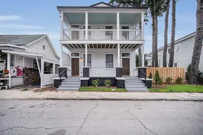 Image de Modern Living in Thomas Square! Centrally located to Downtown & Tybee Island!