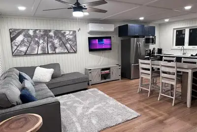 Image de Cozy modern cabin in the woods