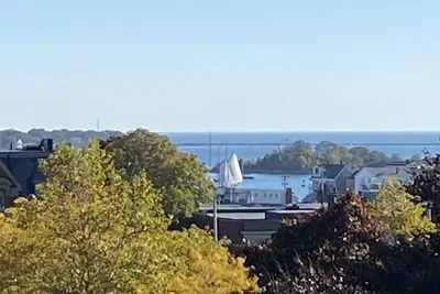 Image de Charming Downtown Gloucester Retreat. Walk to Restaurants, Museums, Waterfront