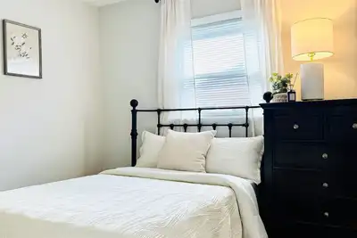 Image de 3br/1ba apt; fully furnished and equipped; in Forest Park