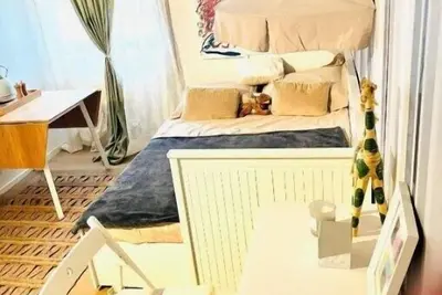 Image de Private rooms in a Tiny Home