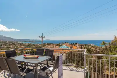 Image de Bunny island- seaview house, Attika riviera\n